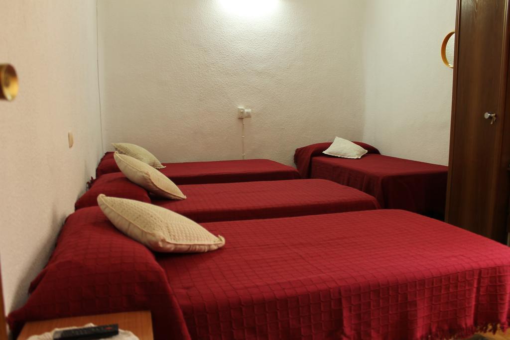 Hostal Xucar Madrid Bilik gambar