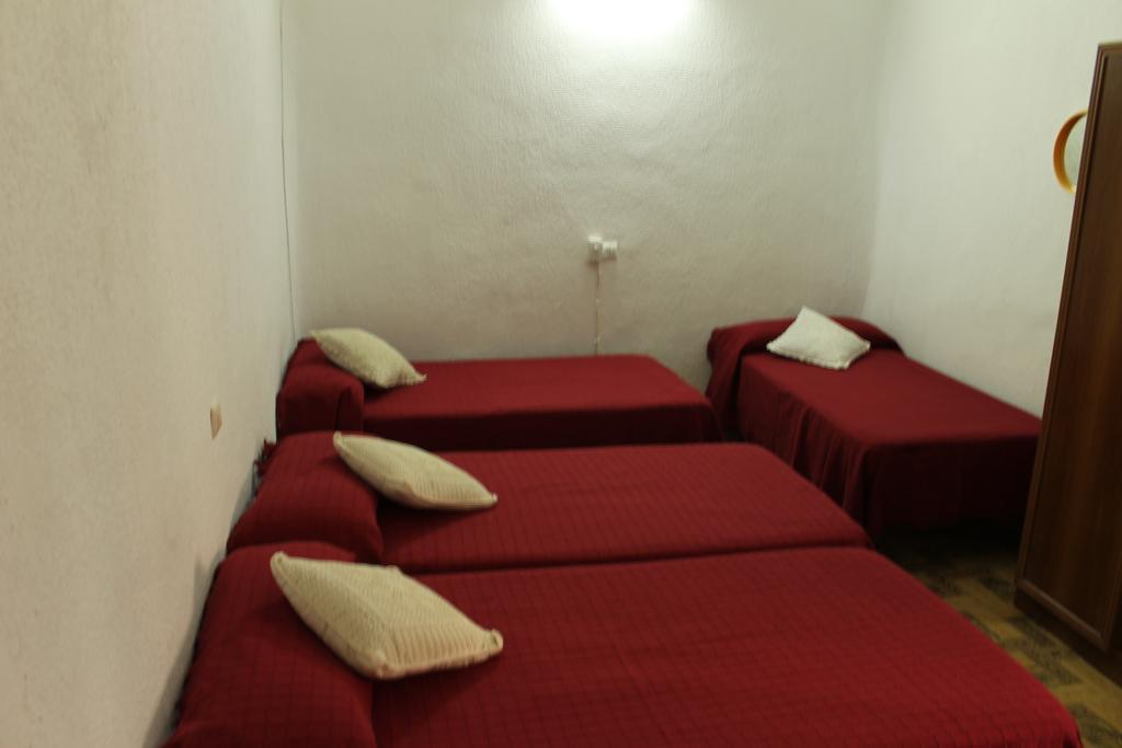 Hostal Xucar Madrid Bilik gambar