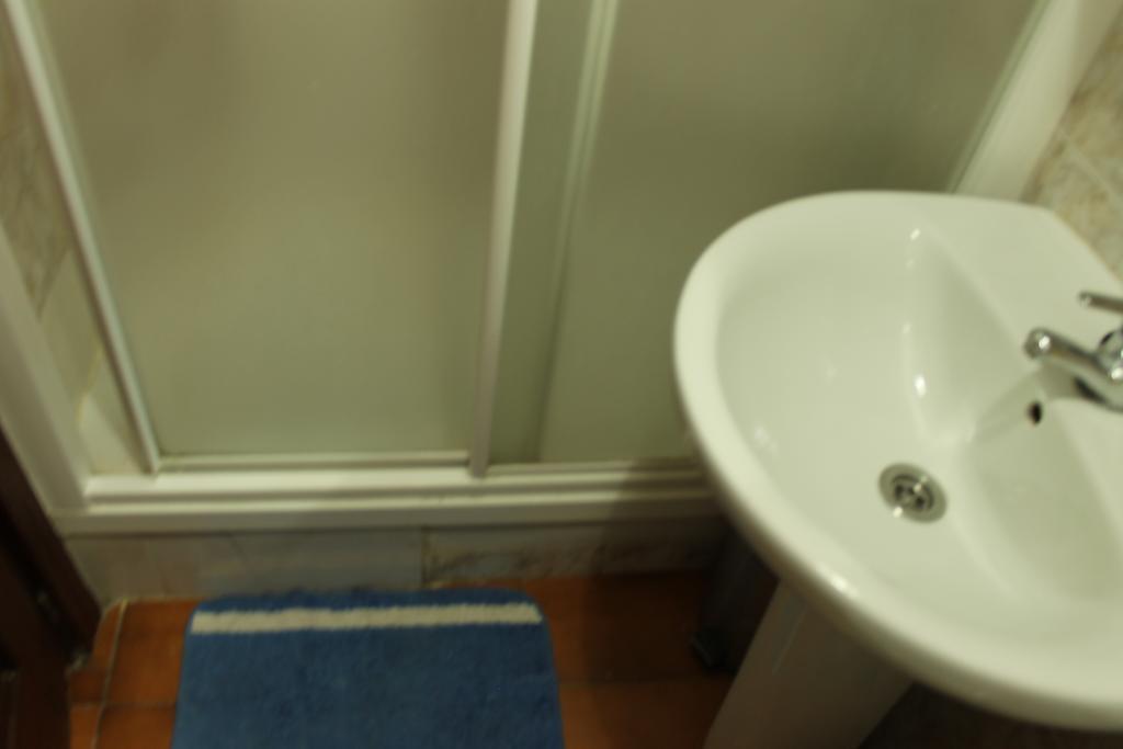 Hostal Xucar Madrid Bilik gambar