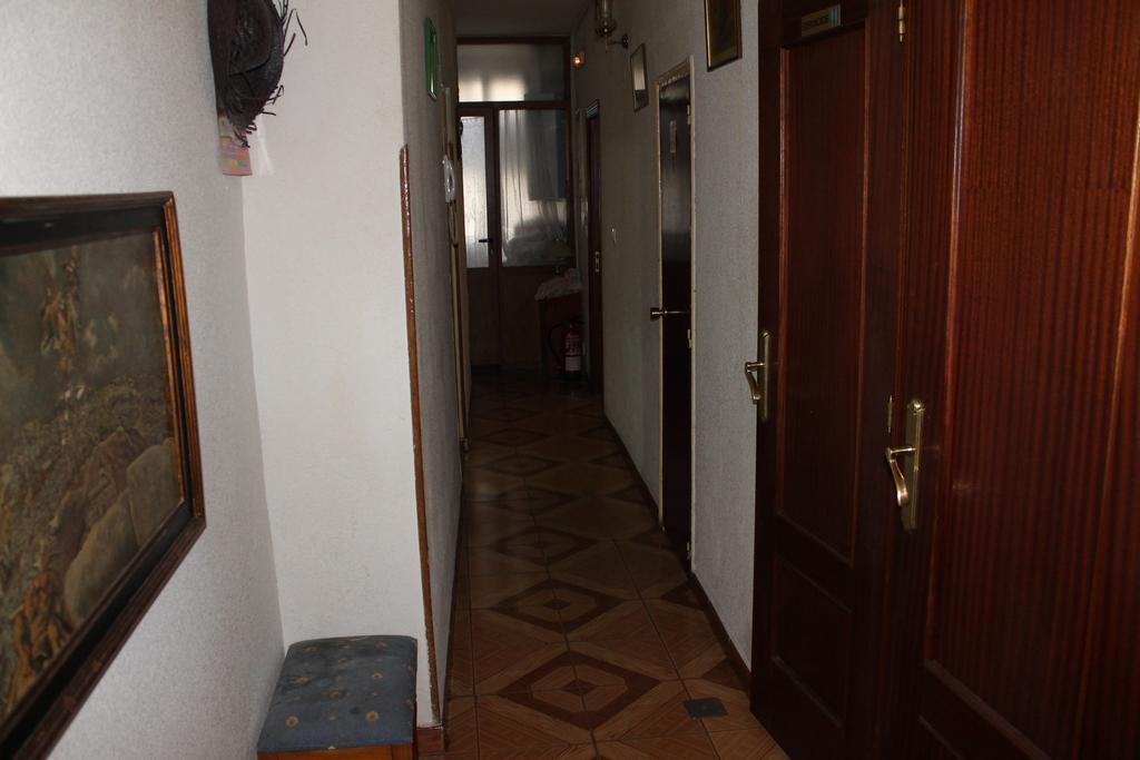 Hostal Xucar Madrid Bilik gambar