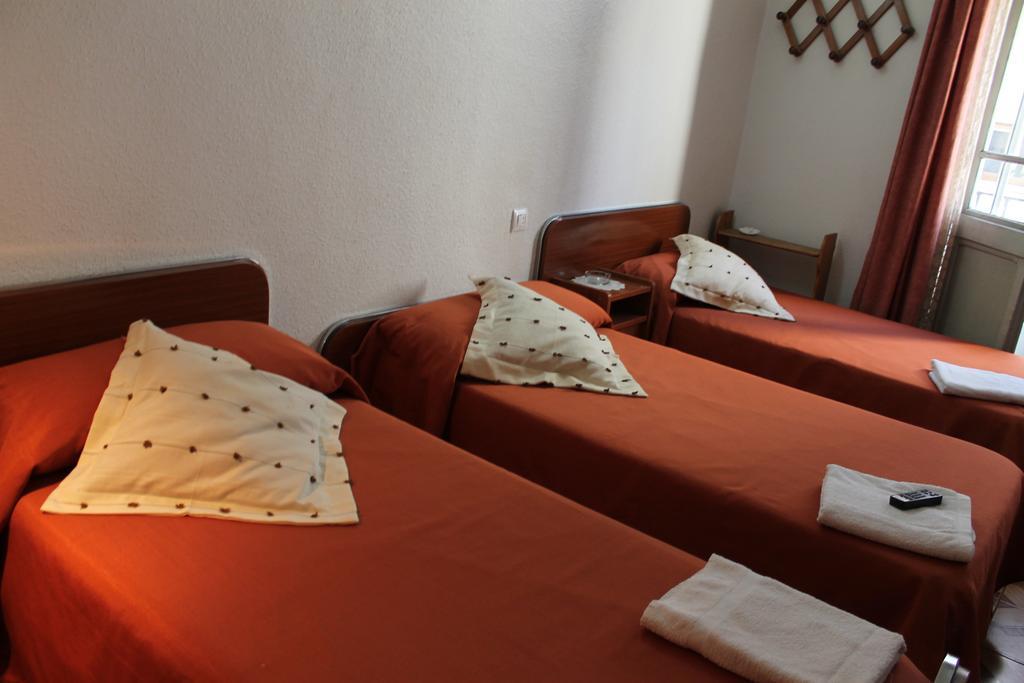 Hostal Xucar Madrid Bilik gambar