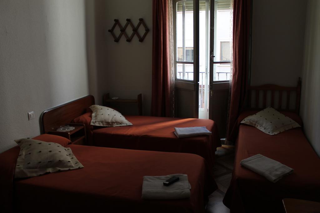 Hostal Xucar Madrid Bilik gambar