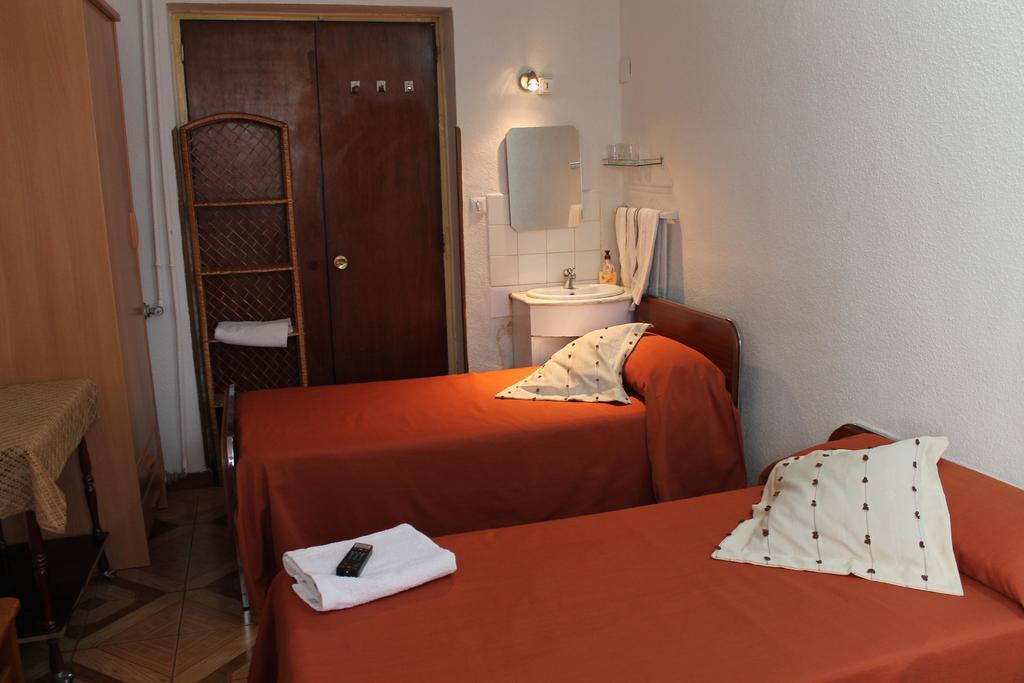 Hostal Xucar Madrid Bilik gambar
