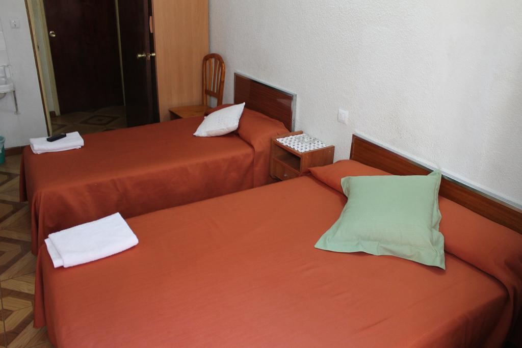 Hostal Xucar Madrid Bilik gambar