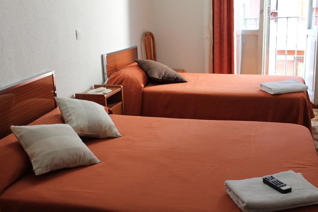 Hostal Xucar Madrid Bilik gambar