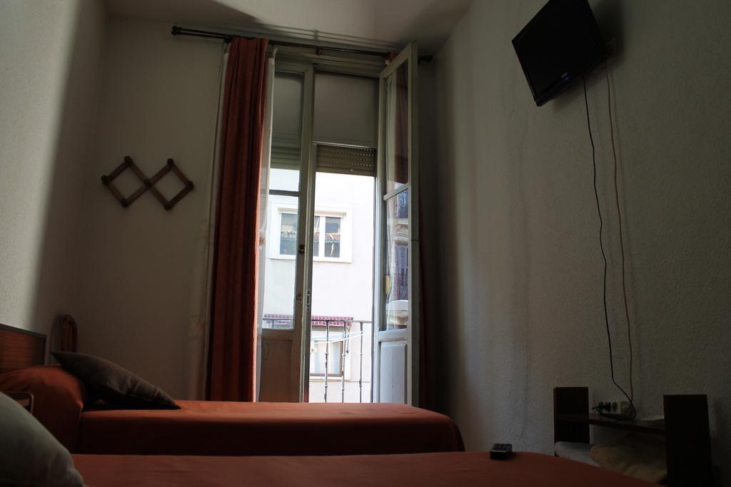 Hostal Xucar Madrid Bilik gambar