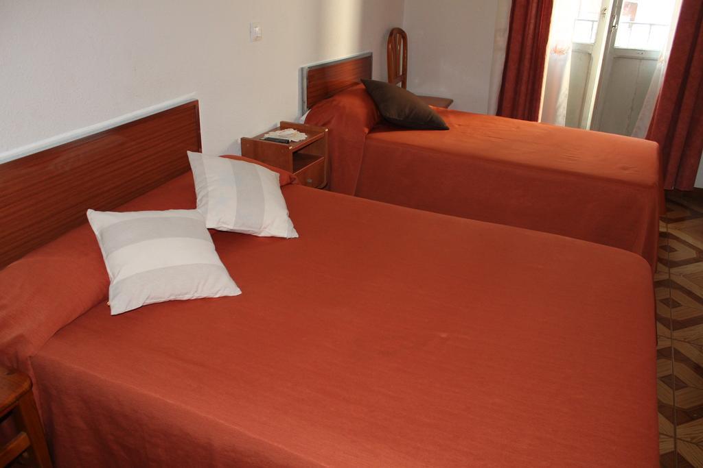 Hostal Xucar Madrid Bilik gambar